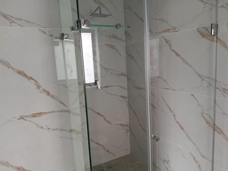 To Let 3 Bedroom Property for Rent in Uitzicht Western Cape